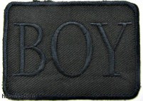 Лейбл клеевой "BOY" (уп.10 шт) прямоуг. 75х55 мм черный - швейная фурнитура, товары для творчества оптом  ТД "КолинькоФ"