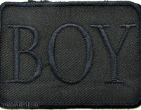 Лейбл клеевой "BOY" (уп.10 шт) прямоуг. 75х55 мм черный - швейная фурнитура, товары для творчества оптом  ТД "КолинькоФ"