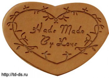 Лейбл пришивной 107 (уп.10шт) 50*38 мм Hade Made By Love сердце - швейная фурнитура, товары для творчества оптом  ТД "КолинькоФ"